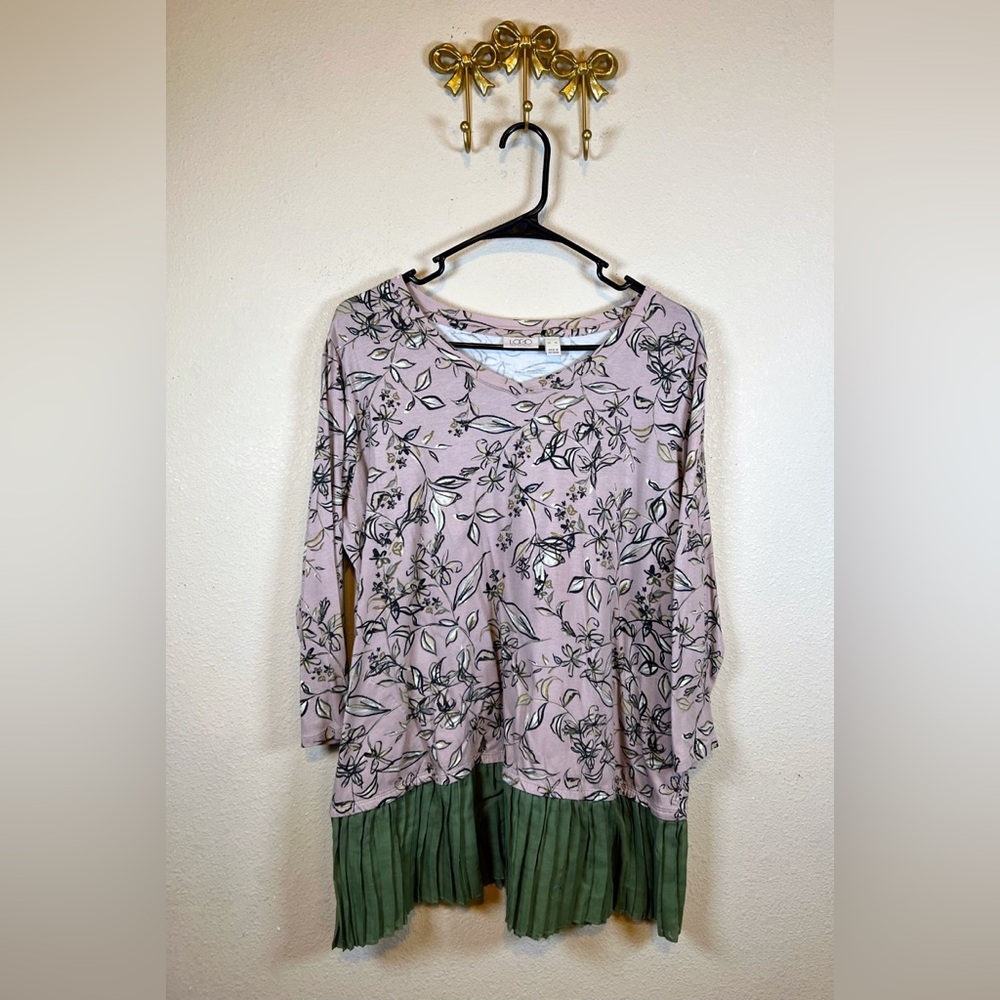 LOGO  Dusty Rose w/green leaf motif. Green lower ruffle. Blouse - Pink and Green
